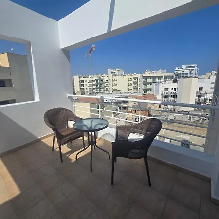Lazuli Penthouse Center Ap 5 Apartamento Lárnaca