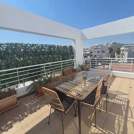 Lazuli Penthouse Center Ap 5 * Lárnaca