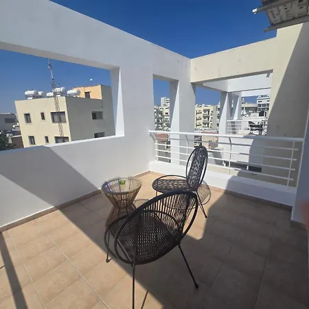 Lazuli Penthouse Center Ap 5 Apartamento Lárnaca