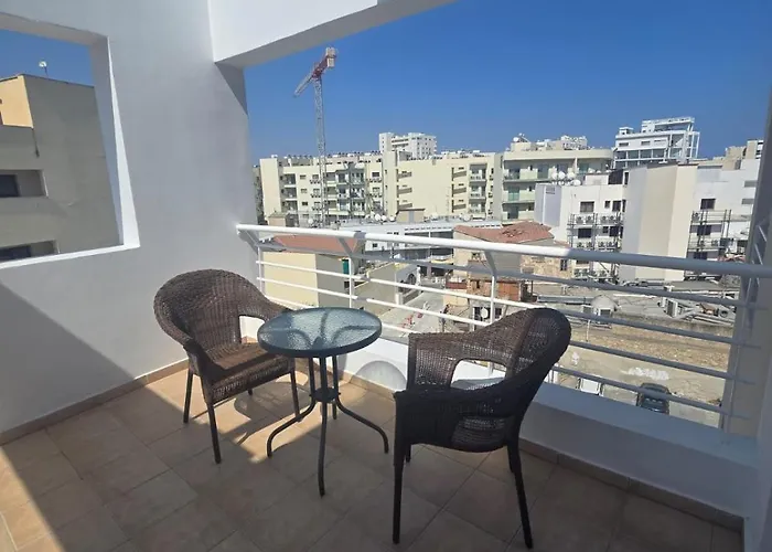 Lazuli Penthouse Center Ap 5 Apartmán Larnaca