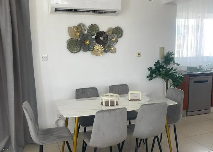 Lazuli Penthouse Center Ap 5 *